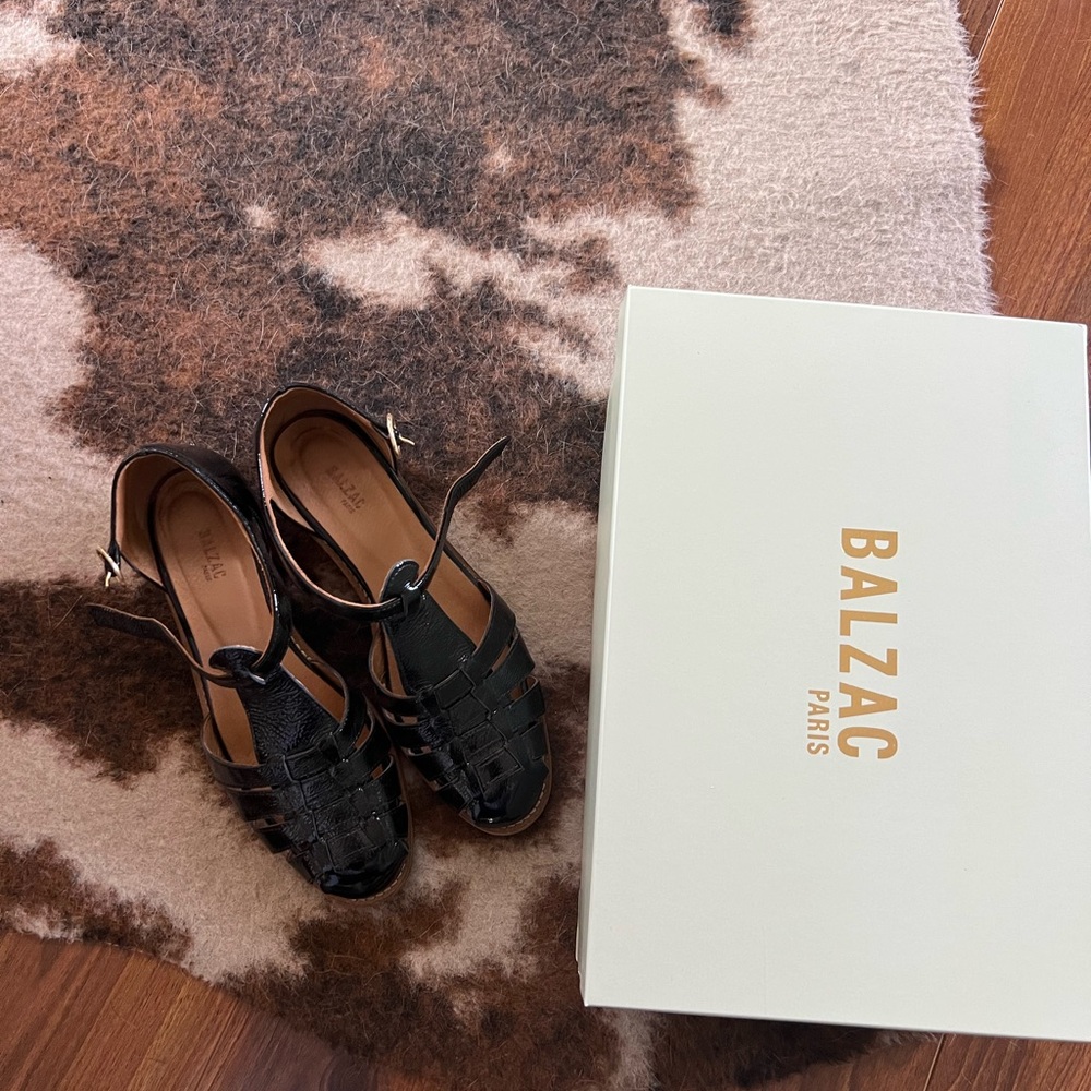 Balzac Paris Women’s black patent leather sandals size 37/7 $150
